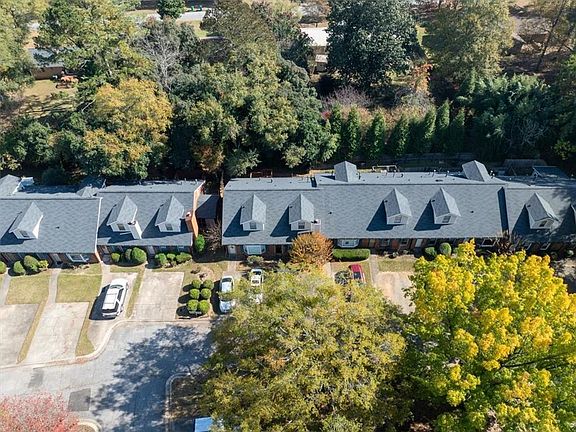 3rd image of 532 Huntington Rd #7