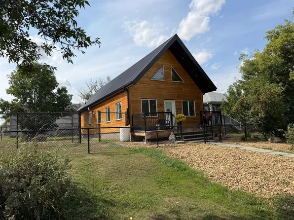 104 E 1st St W, Munson, AB T0J 2C0