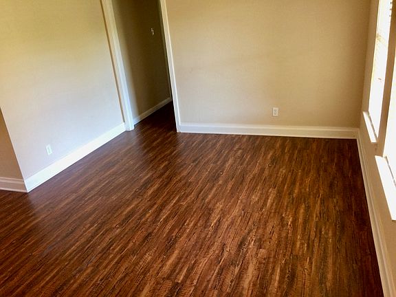 5th image of 615 Carrie Ave