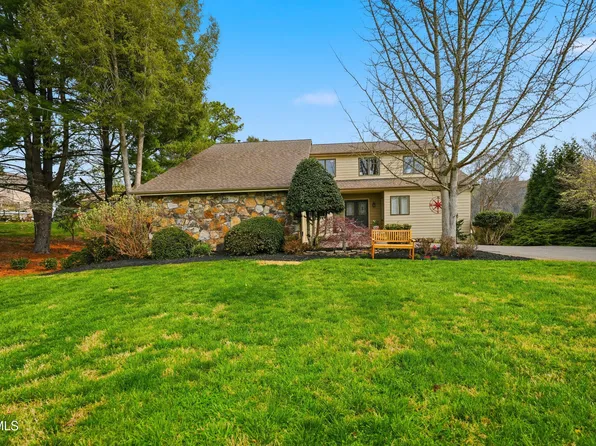 236 Lake Meadow Dr, Gray, TN 37615