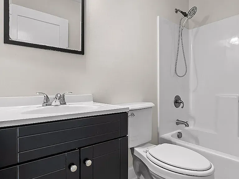 672 Lupton Dr — Photo 1