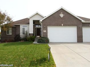 7430 S 48th St, Lincoln, NE 68516