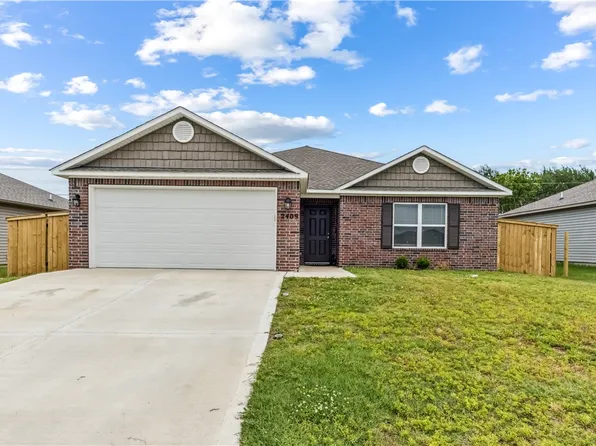 2409 S Silver St, Siloam Springs, AR 72761