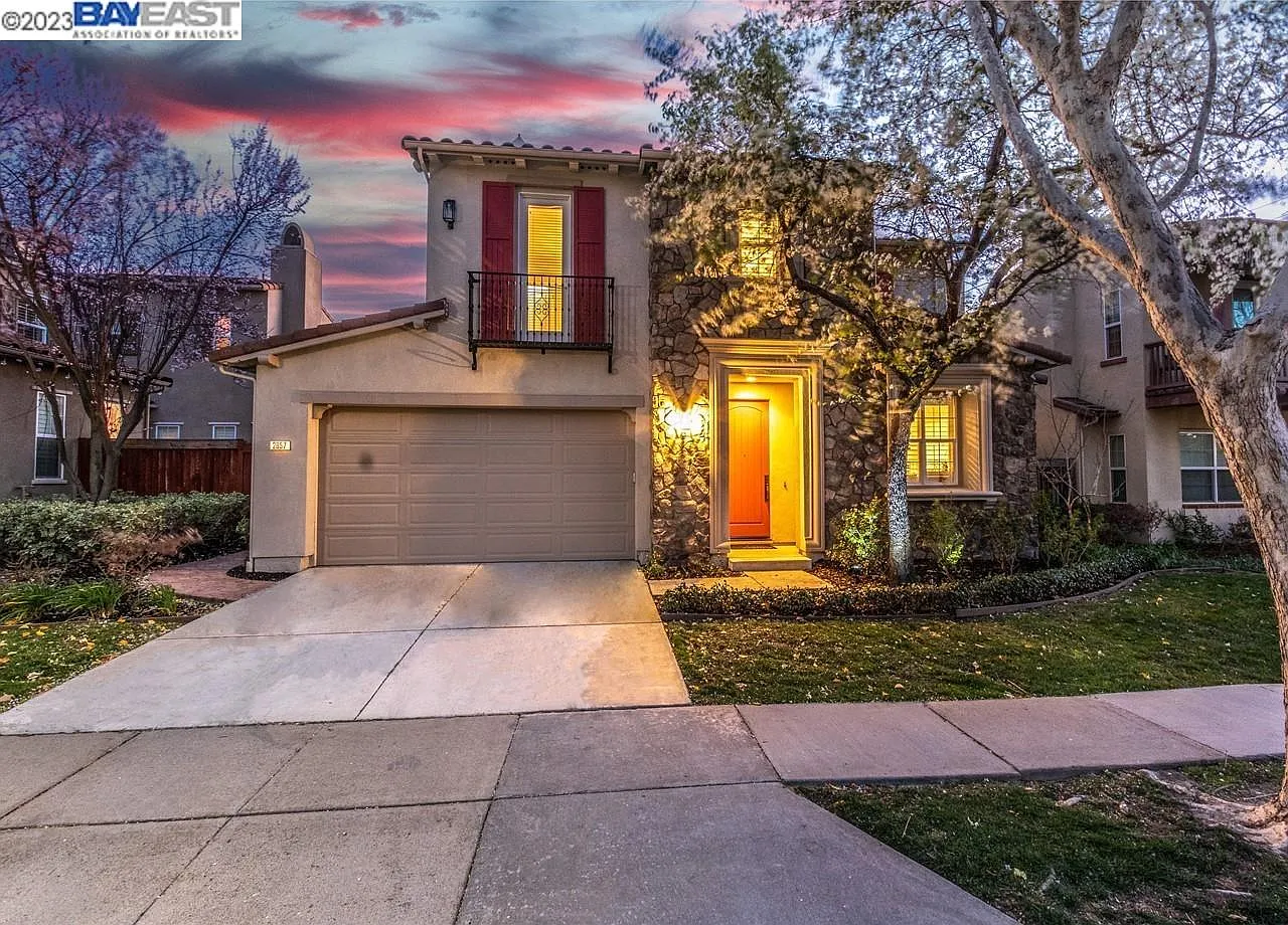2657 Basswood Dr photo 1