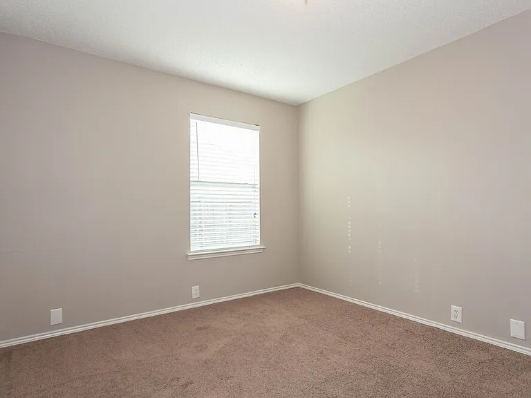 1100 Greenbend Dr — Photo 11