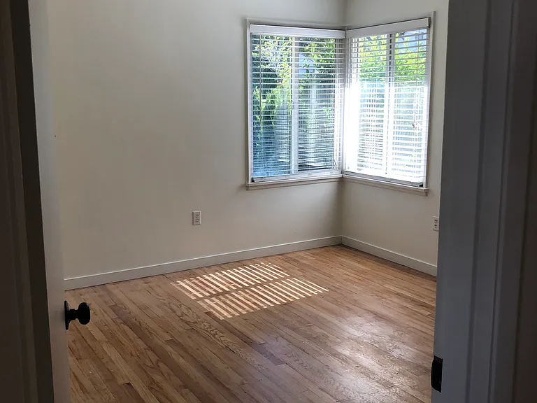 204 N 34th Ave — Photo 16