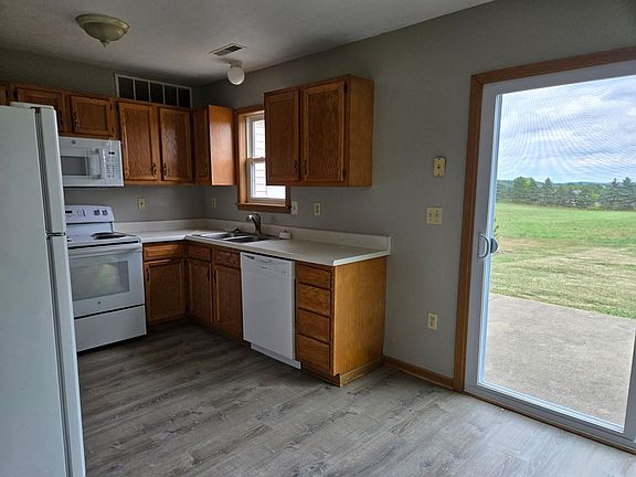 5th image of 943 Township Road 1243 Unit B