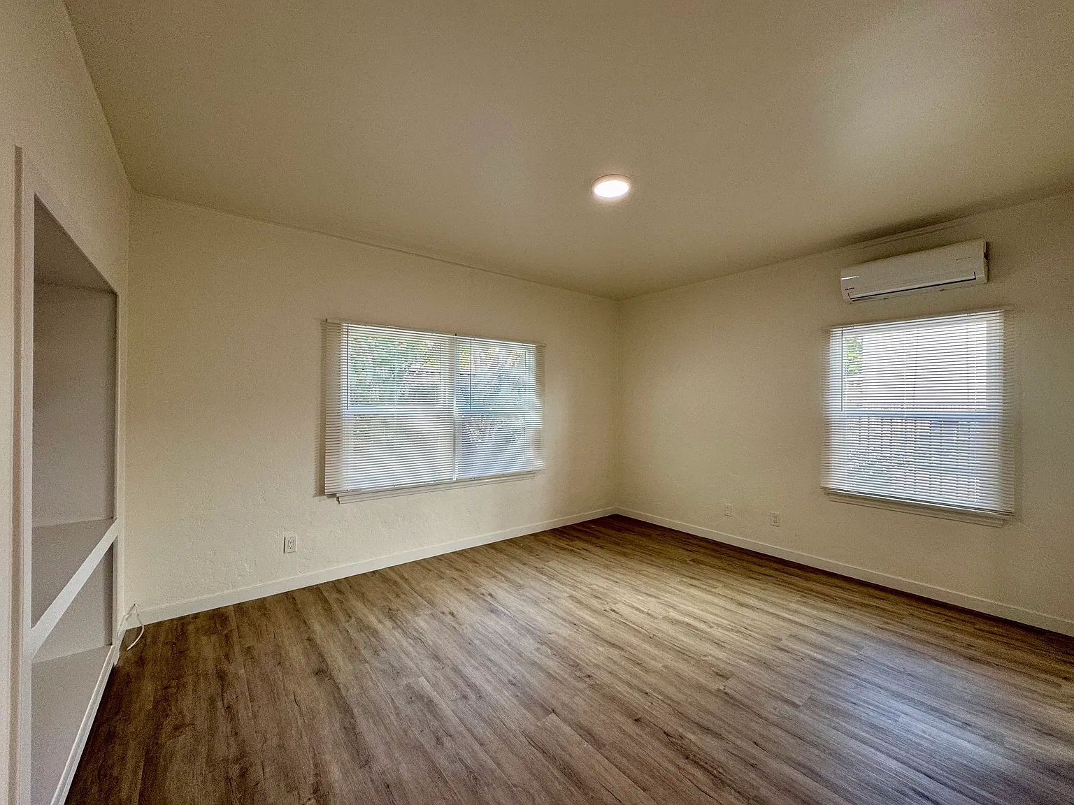 Studio, 450 sqft, $2,200 — Photo 2