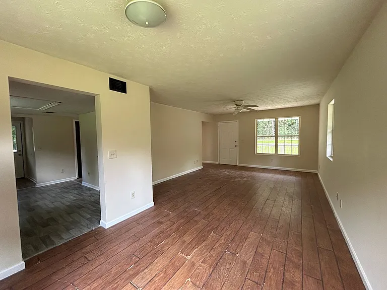 190 Susie Pl — Photo 8