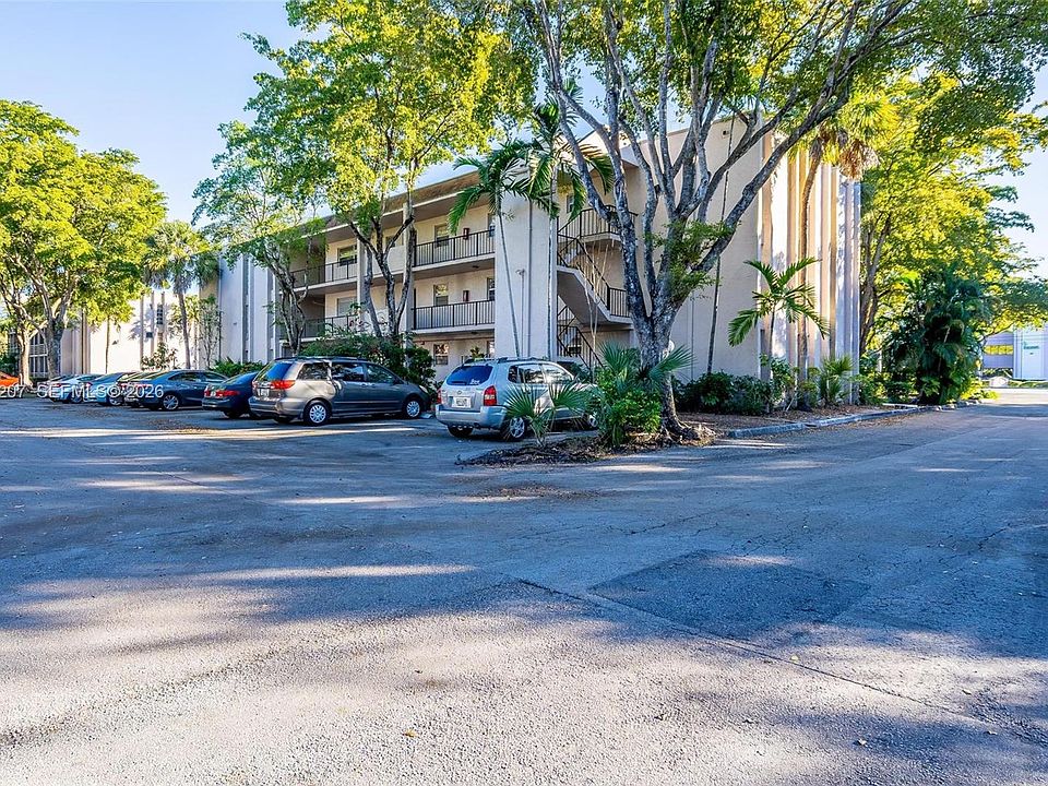 1st image of 469 N Pine Island Rd APT B302