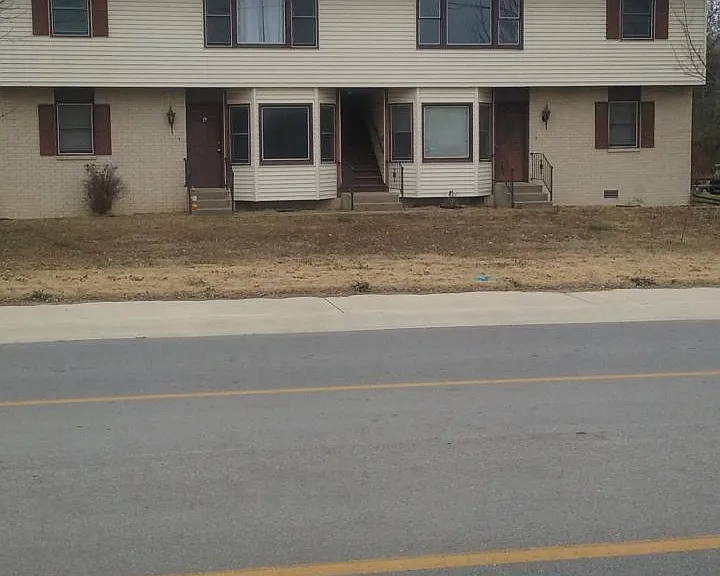400 Bomber Blvd #A — Photo 2