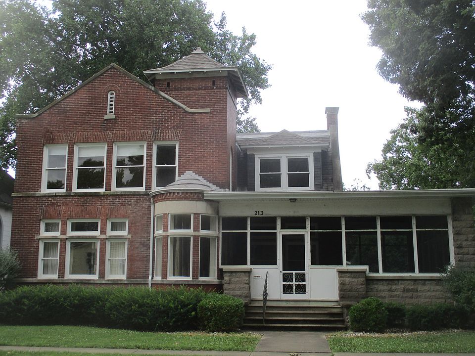 1st image of 213 E Pembroke St