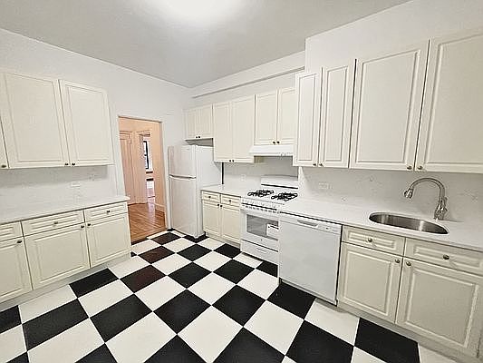 4th image of 777 W End Ave #Gf
