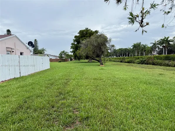 13821 SW 42nd Ter, Miami, FL 33175