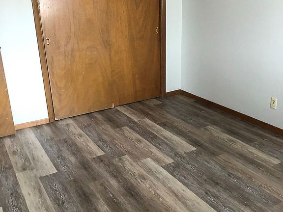 3rd image of 211 Sioux Point Rd #Ss-12