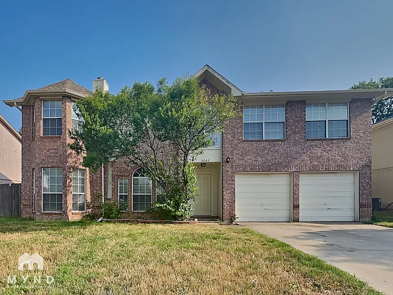 3205 Meadowview Dr — Photo 1