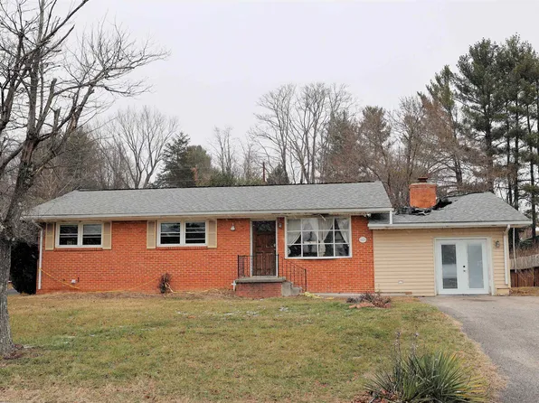 909 Custis St, Radford, VA 24141