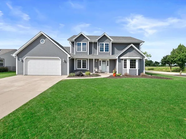 303 S Pheasant PLACE, Saukville, WI 53080