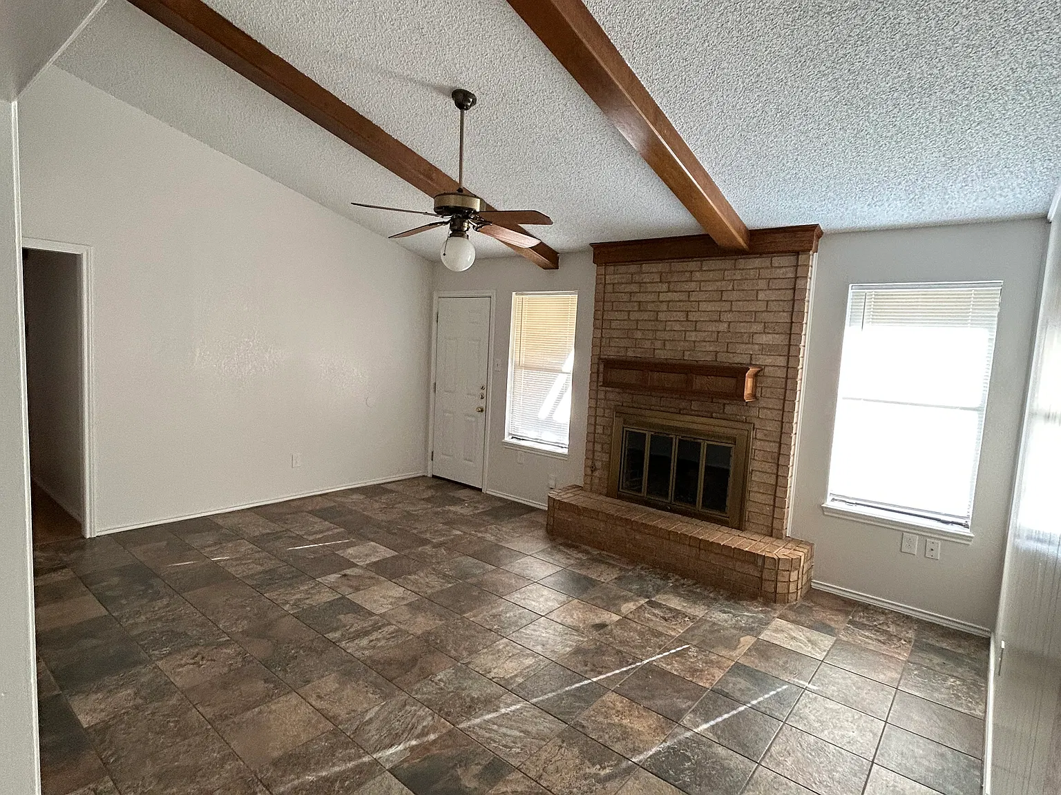 3 bed, 1329 sqft, $1,250 — Photo 4