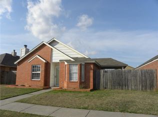 1401 SW 23rd St, Moore, OK 73170