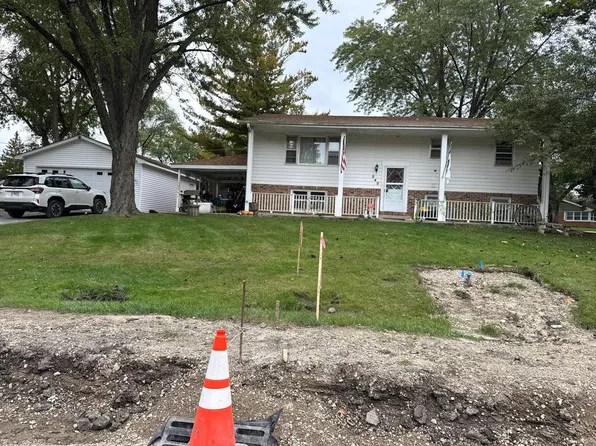 949 Killarney Pass Dr, Mundelein, IL 60060