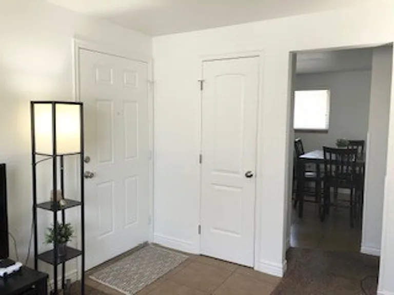 466 E Woodland Ave — Photo 2