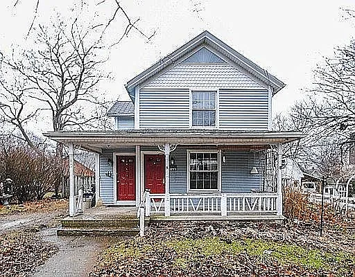 740 Brooks St photo 1