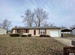 206 Westport Dr, Salem, IL 62881