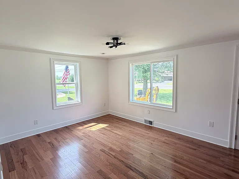 2760 Niagara Rd — Photo 11