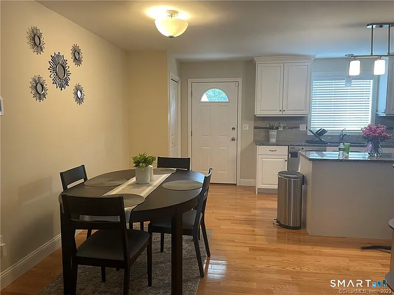 380 King St #5 — Photo 6