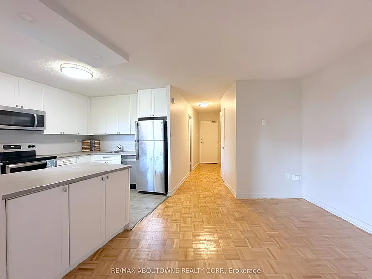 30 Denton Ave #1001 — Photo 2