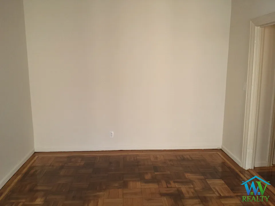 2280 Grand Ave #D5