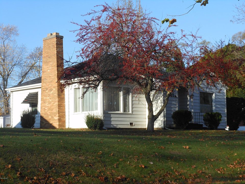 1st image of 521 N Bluff St