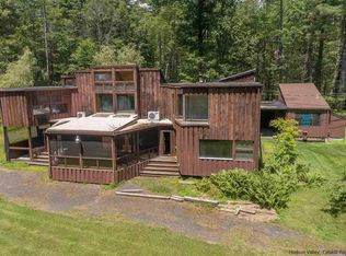 19 Echo Ln, Bearsville, NY 12409