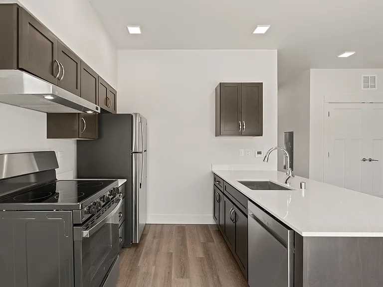 Fairways Apartments — Photo 20