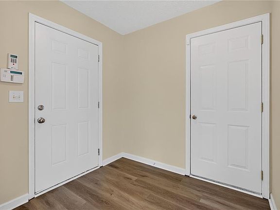 5th image of 9426 Lakeview Rd