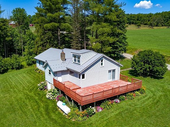 3rd image of 401 Pleasant Valley Rd