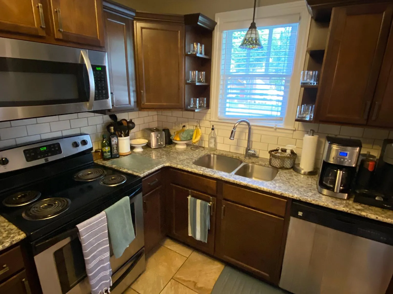 2 bed, 1.5 bath, 1100 sqft, $2,095 — Photo 3