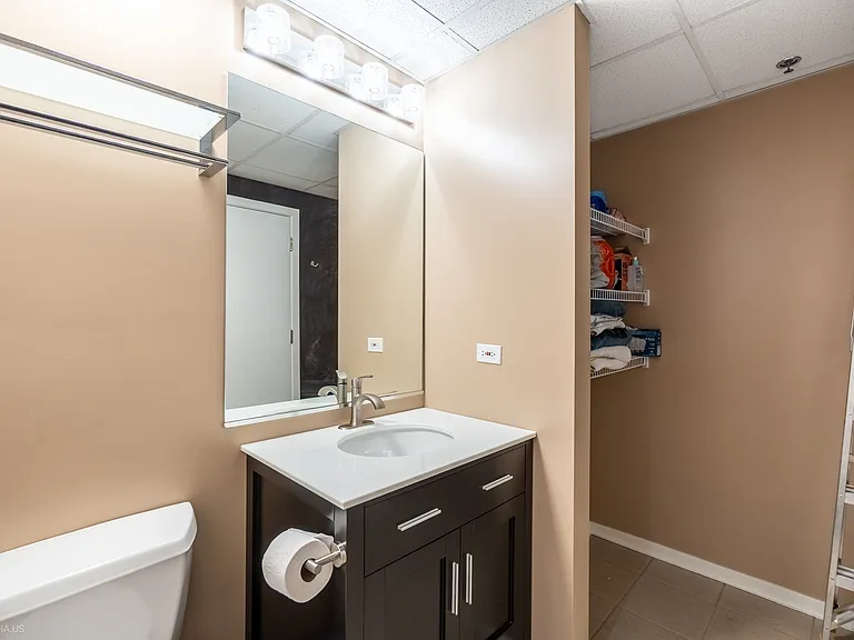6 E Monroe St #1503 — Photo 7