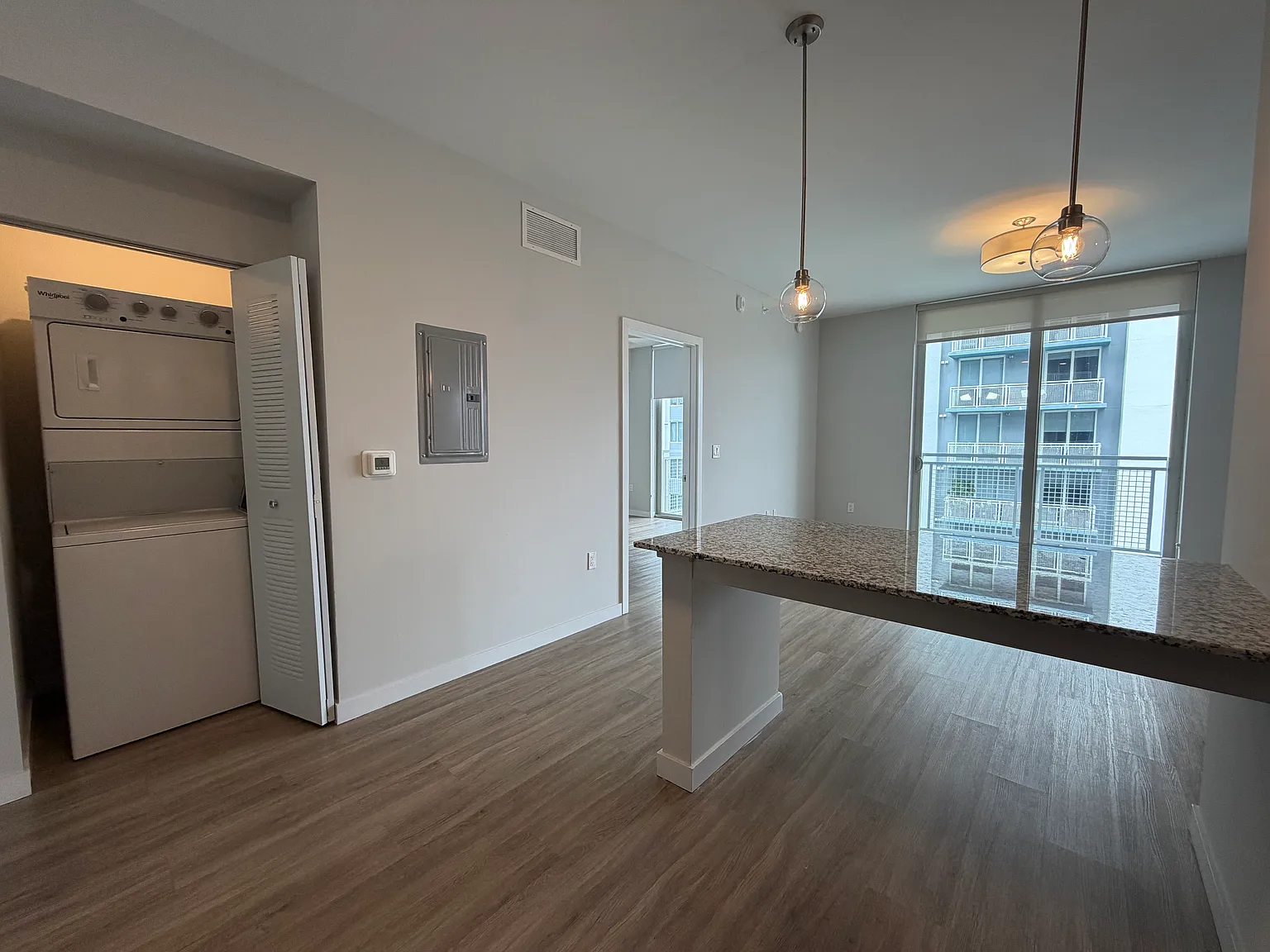 3 bed, 1120 sqft, $2,875 — Photo 3