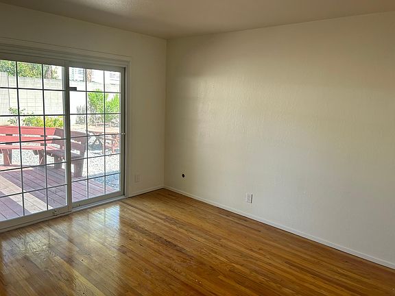 5th image of 2916 Orchid St