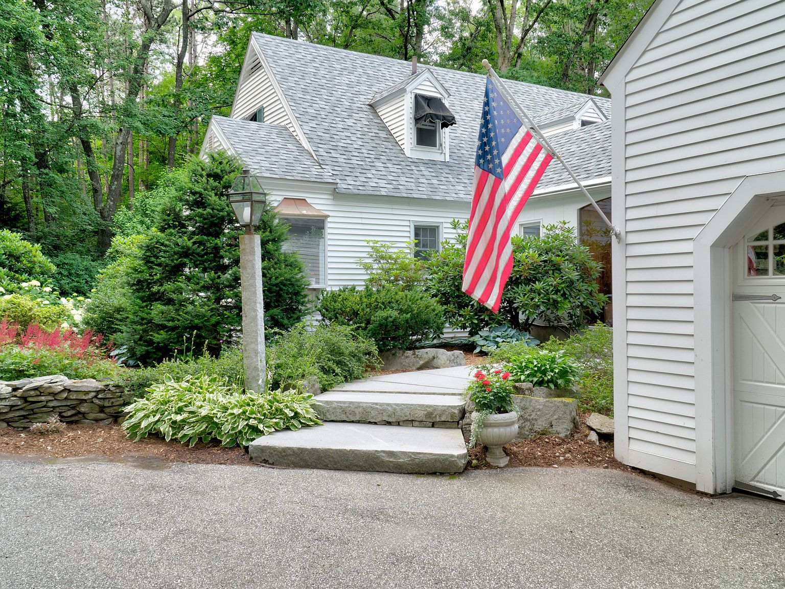 132 Arah St, Manchester, NH 03104 Zillow