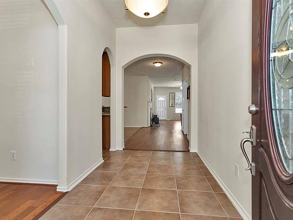 2nd image of 6831 Stoneyvale Dr