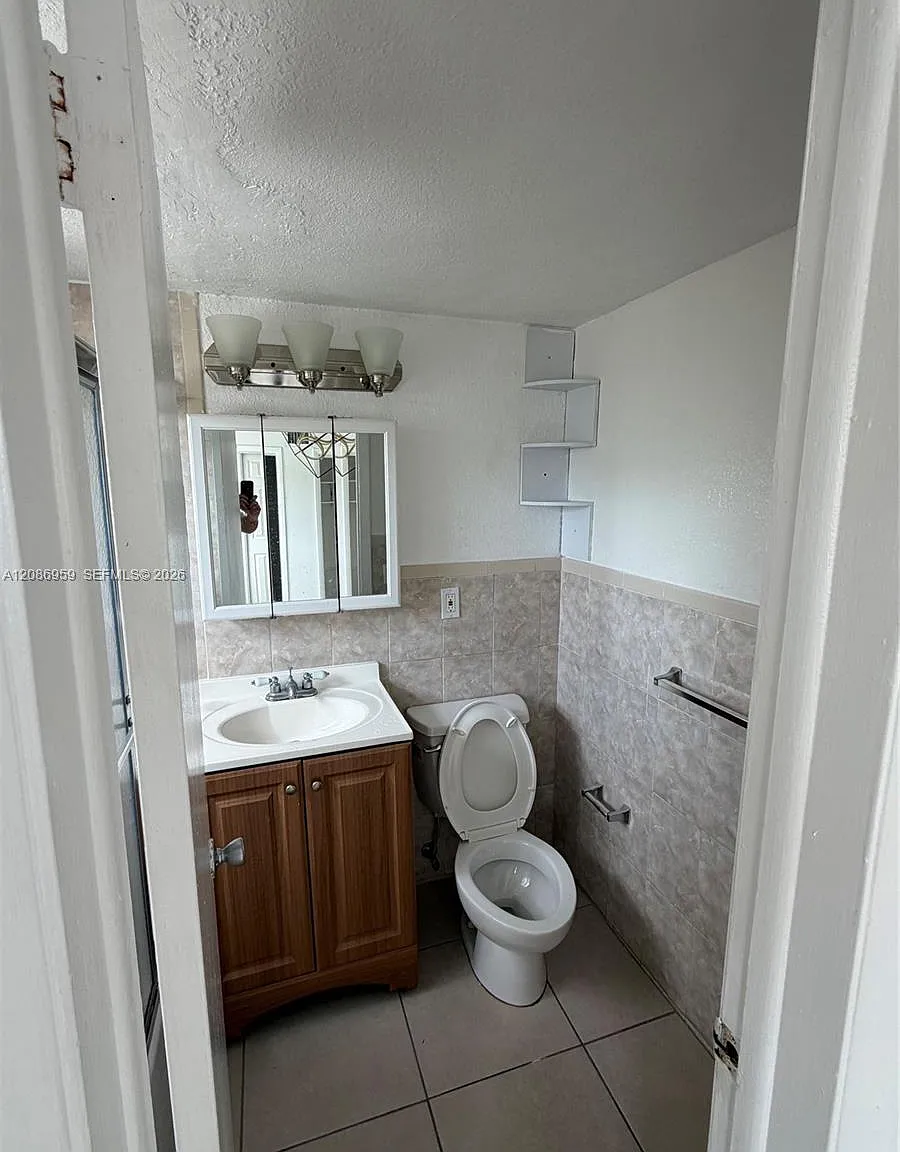 3855 SW 79th Ave — Photo 4