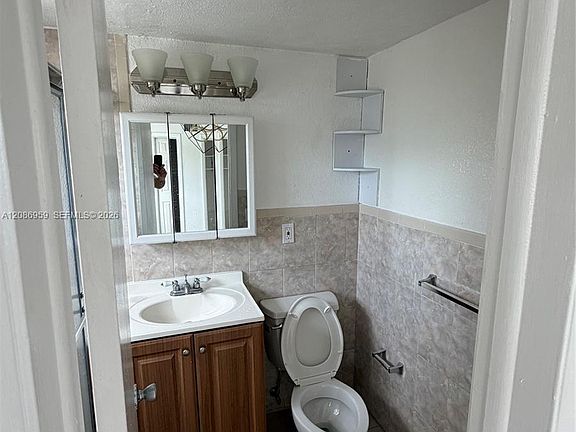 4th image of 3855 SW 79th Ave APT 19