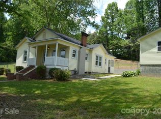 1015 Broadway St NW, Lenoir, NC 28645