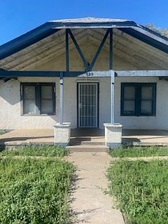 1st image of 820 S Avenue B