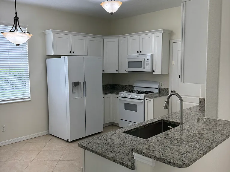 6355 Robin Cv — Photo 18