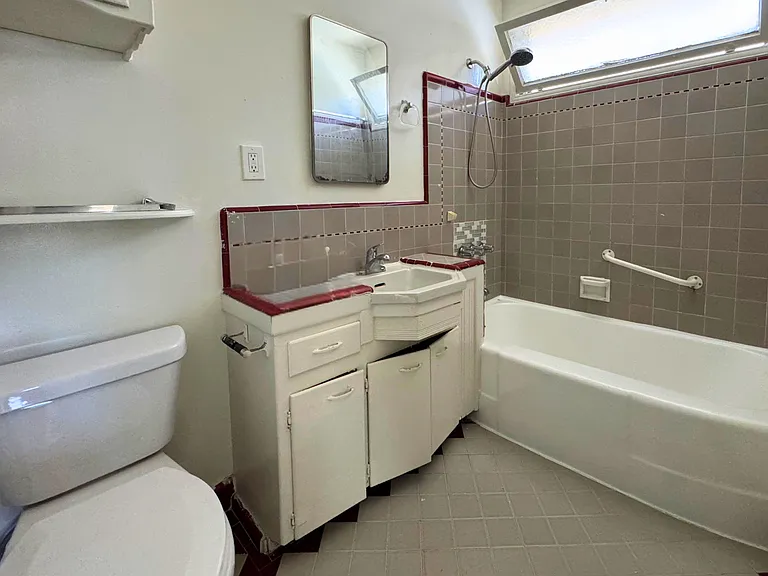 3821 Lockland Dr #5 — Photo 6