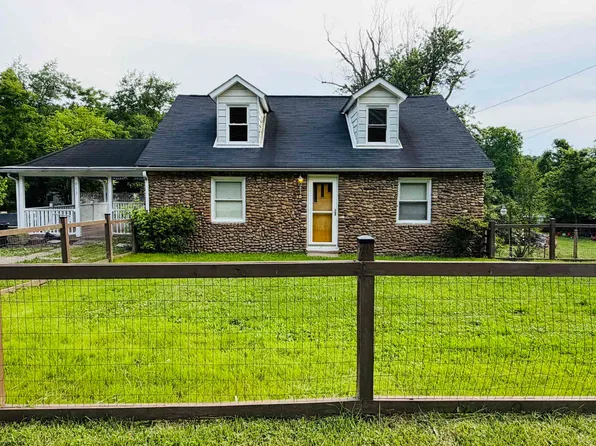 813 New Geneva Rd, Point Marion, PA 15474